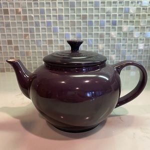 Le creuset small teapot NWOT